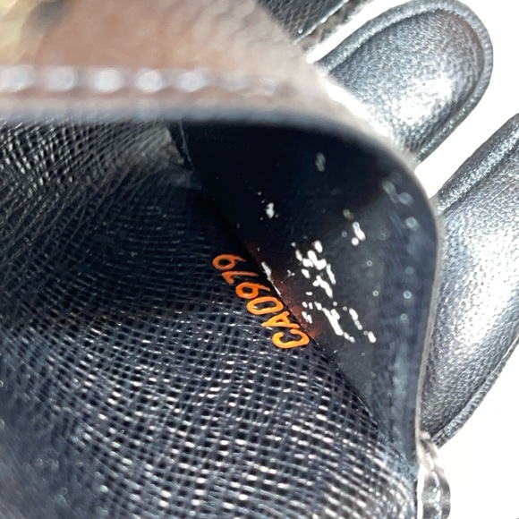 🌸Epi Multicles 4 Leather Ring Key Case - Picture 3 of 14